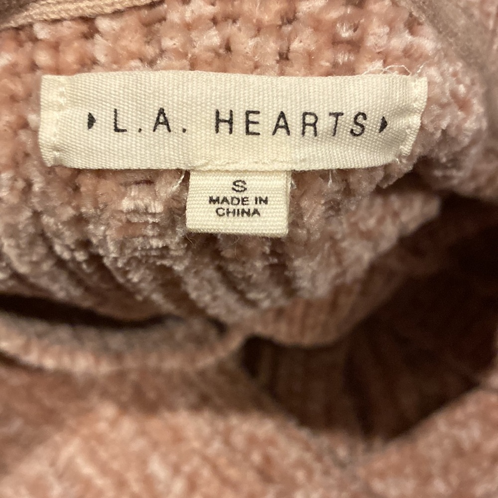 Size: S - Picture 2 of 3